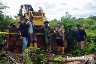Alat Berat Ditemukan di HPT PT BAT, Dugaan Perambah Hutan Makin Kuat