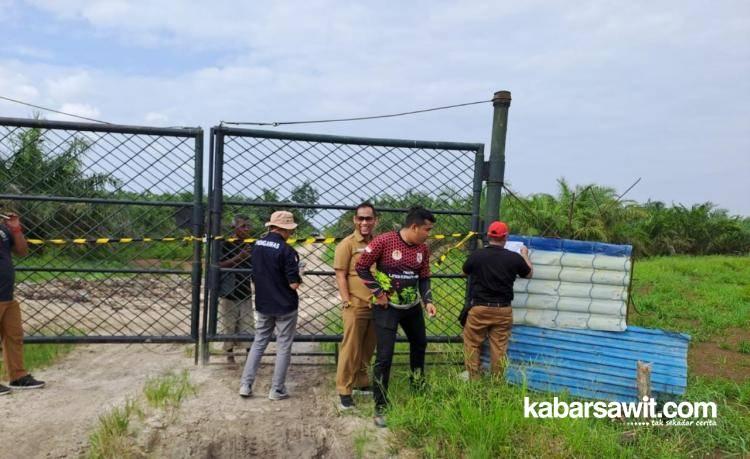 Bikin Rusak Jalan, Kebun Sawit di Pelalawan Kena Segel 