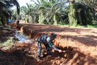 TMMD Bangun Jalan di Perkebunan Sawit Warga Bengkulu 