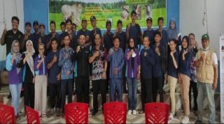 Inovasi Pelepah Sawit Jadi Pakan Ternak