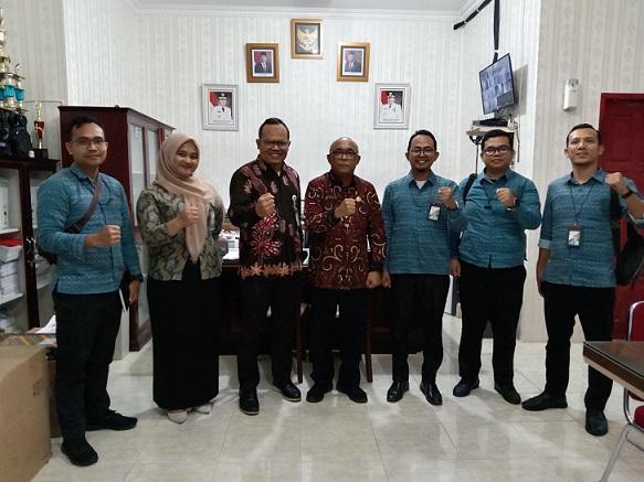 Buruh Sawit Banyak yang Tak Punya Jamsostek