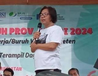 Peringati Hari Buruh, KSBSI Bagi-Bagi Hadiah