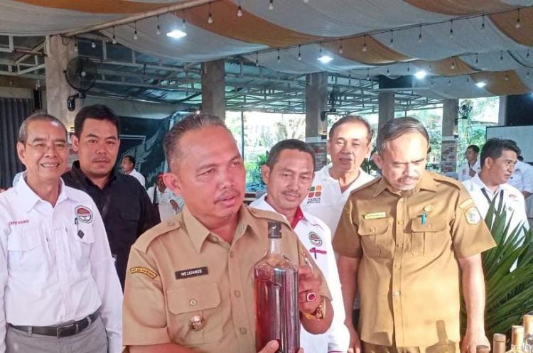 Wabup Sintang Harap Perbankan Dukung UKMK Millenial di Sektor Sawit 