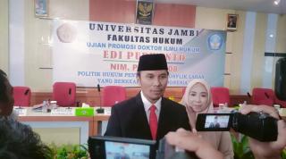 Raih Gelar Doktor, Ketua DPRD Provinsi Jambi Angkat Konflik Lahan Dalam Disertasinya 