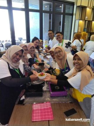 Sekali Gigit Bolu Sawit, Peserta Workshop Langsung Ngebet Mau Coba Bikin