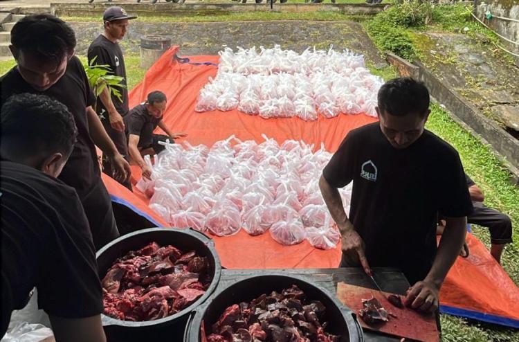 Pemotongan Hewan Kurban PTPN IV Regional 4 Dilakukan  di Seluruh Unit Usaha dan PKS