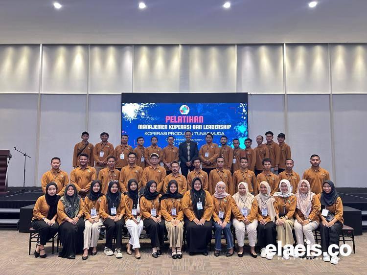 Kadiskop Siak Tutup Pelatihan: Bentuk Nyata Semangat Petani Sawit Mempersiapkan Generasi Penerus