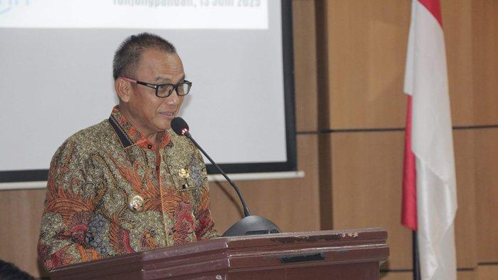 Bupati Belitung Minta Pengusaha Percantik Lahan Sawit dengan Tanaman Hias