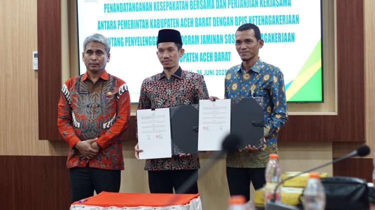 Hore! Seribu Petani Sawit Aceh Barat Dilindungi Jamsostek Melalui DBH Sawit