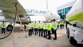 Wow! Pesawat Ini Mengudara Berbekal Bahan Bakar dari Minyak Jelantah yang Dikumpulkan dari Masyarakat