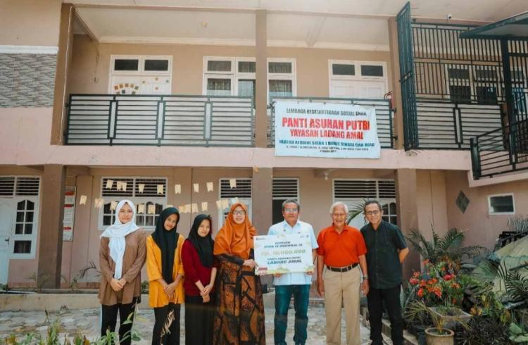 PTPN IV Regional III Serahkan TJLS ke Panti Asuhan Putri Ladang Amal Pekanbaru
