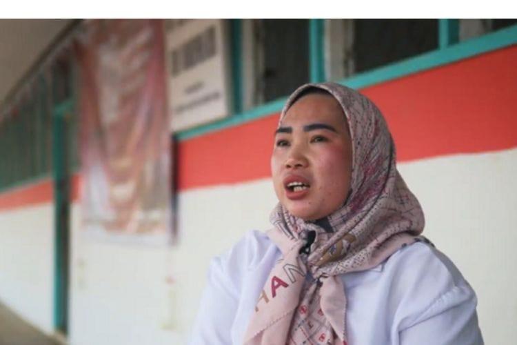 Kisah Guru Honorer di Perkebunan Sawit Kapuas: Tempuh 12 Km Tiap Hari untuk Mengajar