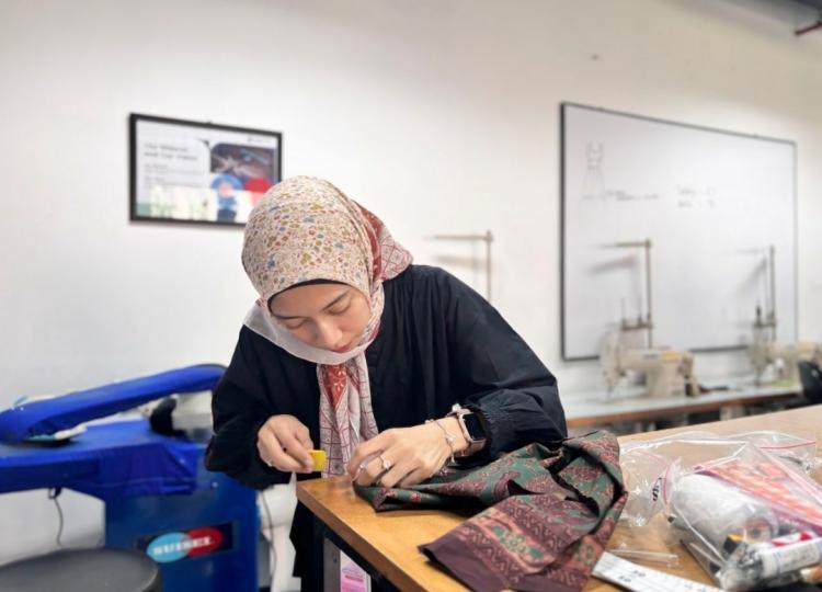 Di Hari Batik Nasional, PalmCo Tegaskan Komitmennya untuk Terus Mendampingi UMKM Batik Binaan