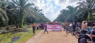 Geruduk PT Priatama, Ratusan Warga dari 3 Desa di Pulau Rupat Riau Tuntut Plasma 20 Persen