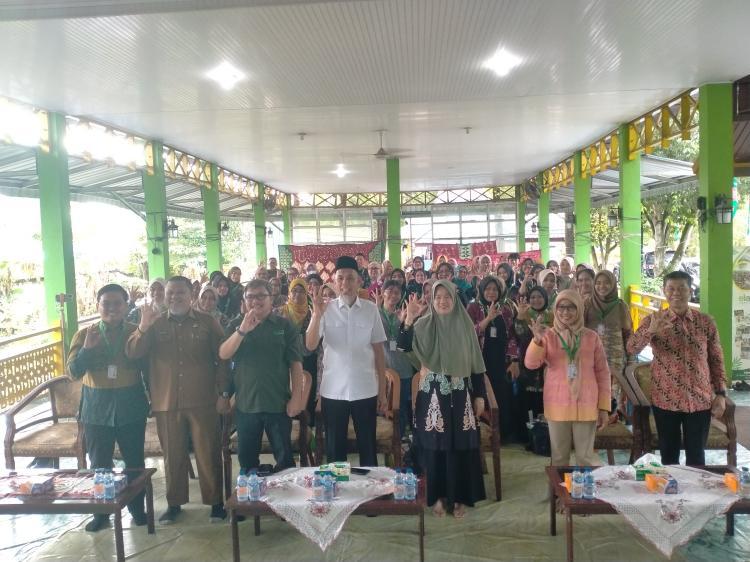Didukung BPDP, EMG Gelar Workshop dan Praktek Produksi Batik Sawit di Dumai