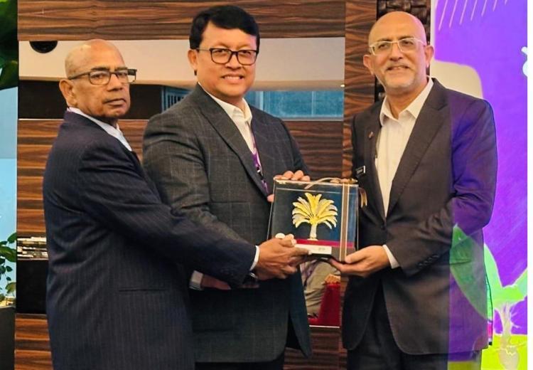 Raih Gelar Honorary Award ISOPB 2025, Dwi Asmono: Ini Energi Baru bagi Komunitas Ilmiah di Bidang Pemuliaan Sawit