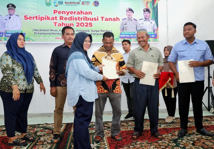 Diserahkan, Lahan Sawit Rakyat di Siak yang Masuk Kawasan Hutan 