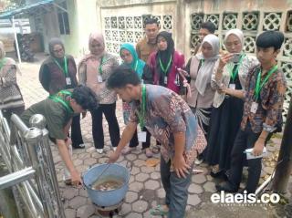 Para Peserta Workshop EMG di Dumai Diajak Membuat Malam Berbahan  Turunan Sawit 