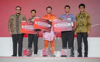 Lahir dari Pengalaman Pribadi, Mahasiswa PENS Surabaya Berhasil Menciptakan Alat Panen Sawit Mandiri 