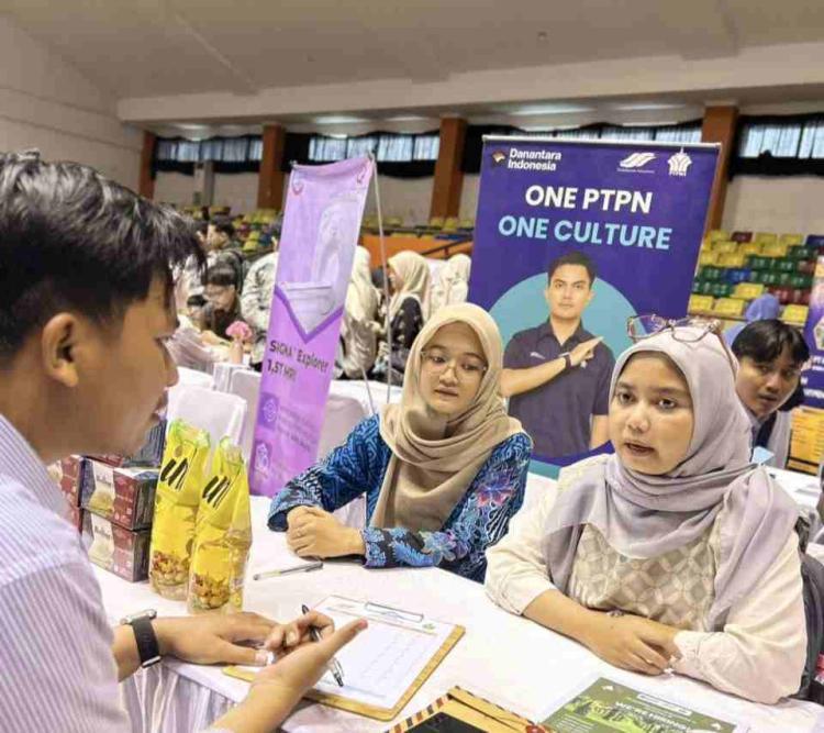 Keikutsertaan PTPN IV Regional III di Riau Job Fair 2025 Disambut Antusias oleh Para Pencari Kerja