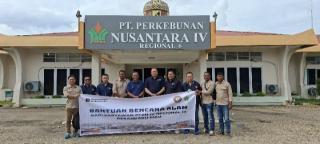 Giliran Serikat Pekerja PTPN IV Regional III yang Salurkan Donasi Bantuan untuk Korban Banjir Sumatera