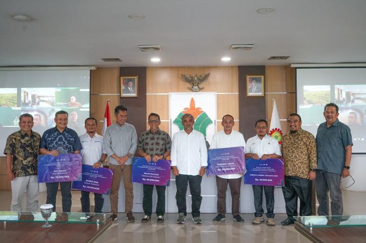 PTPN IV Regional IV Memberikan Apresiasi dan Penghargaan kepada Kebun dan PKS Terbaik 