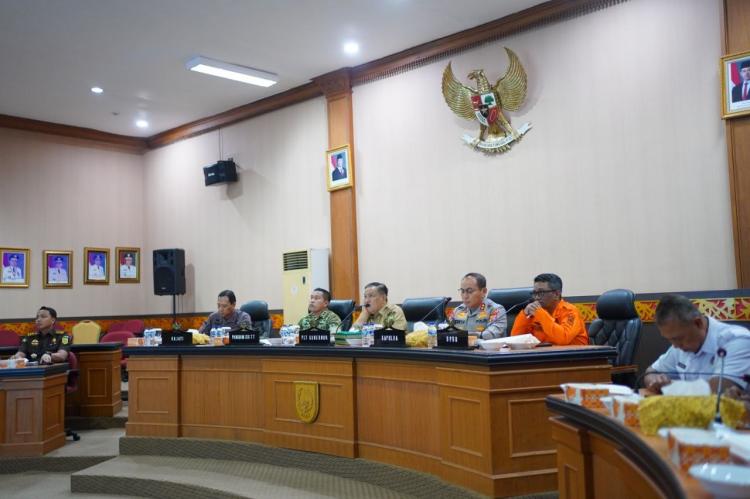 Tersambung dengan Sejumlah Pejabat di Pusat, Forkopimda Riau Gelar Rakor Penanganan Karhutla